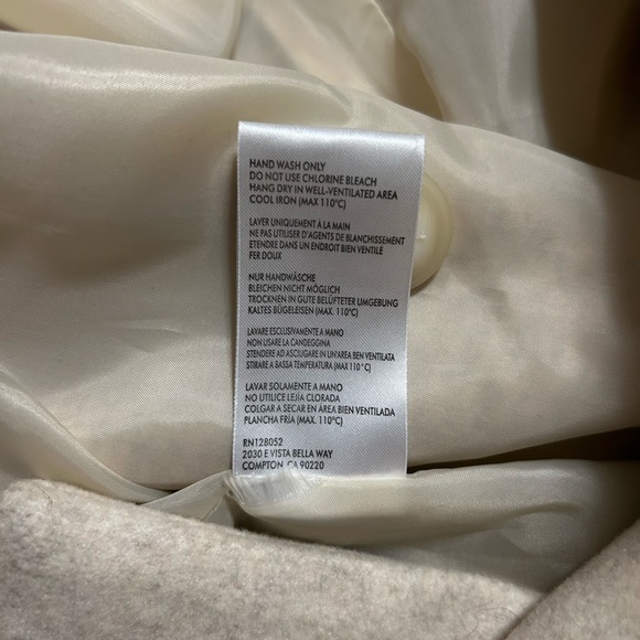 Backyard Roses Camden Coat - Picture 7 of 8